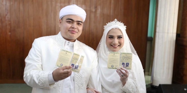 Officially Married, Ameer Az Zikra Hands Over 30 Grams of Gold Dowry and Donates Rp 1 Billion to Palestine