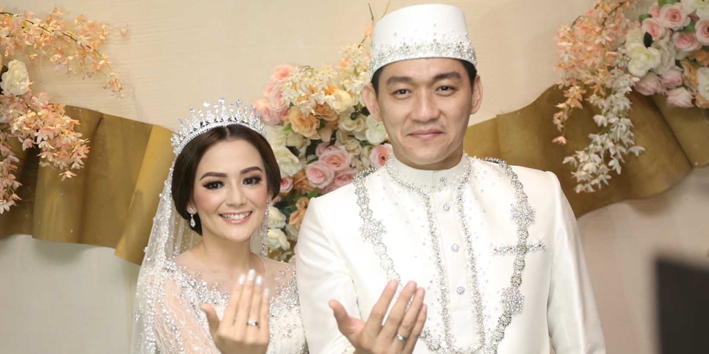 Officially Married, Ifan Seventeen Gives Mahar Citra Monica Dollar Money