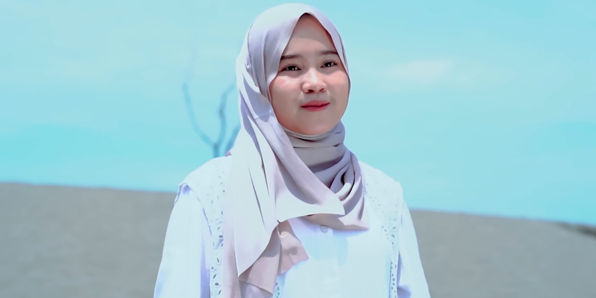 Restianade Releases Debut Single Sholawat Rindu, Expressing Longing for Rasulullah