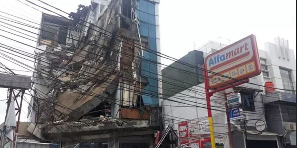 Slipi Building with 4 Floors Suddenly Collapsed, Police Still Investigating the Cause