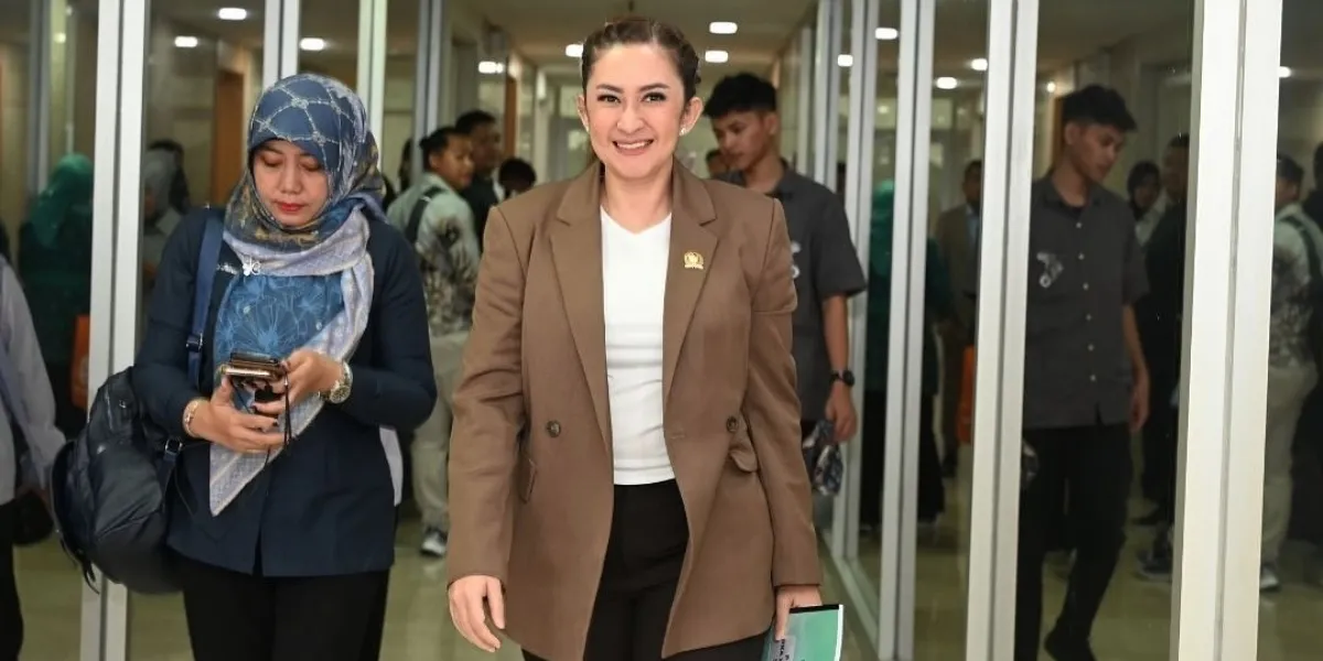 Nafa Urbach's House That Was Looted by the Masses Turns Out to Belong to Her Ex-Husband