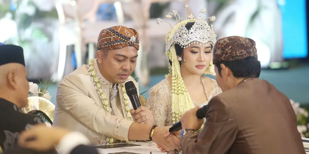 Official! Ade Govinda Officially Marries Indi Singer Arisa, Unique Dowry Adjusted to Wedding Date