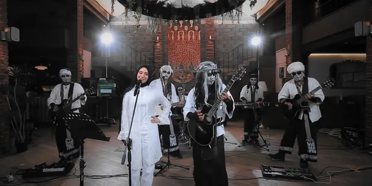 Welcoming Ramadan, Kuburan Band Collaborates with Nabila Taqiyyah to Sing Ramadhan Istimewa Live Remake Version