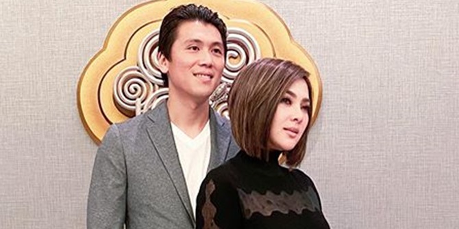 One Year Married, Syahrini and Reino Barack Admit They Never Get Angry