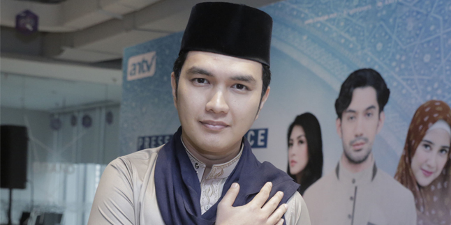 Calling Himself Ustaz, Aldi Taher: What's Wrong with That? If Ustazah is Wrong