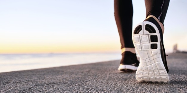 Don't Underestimate, Here are 10 Benefits of Walking in the Morning