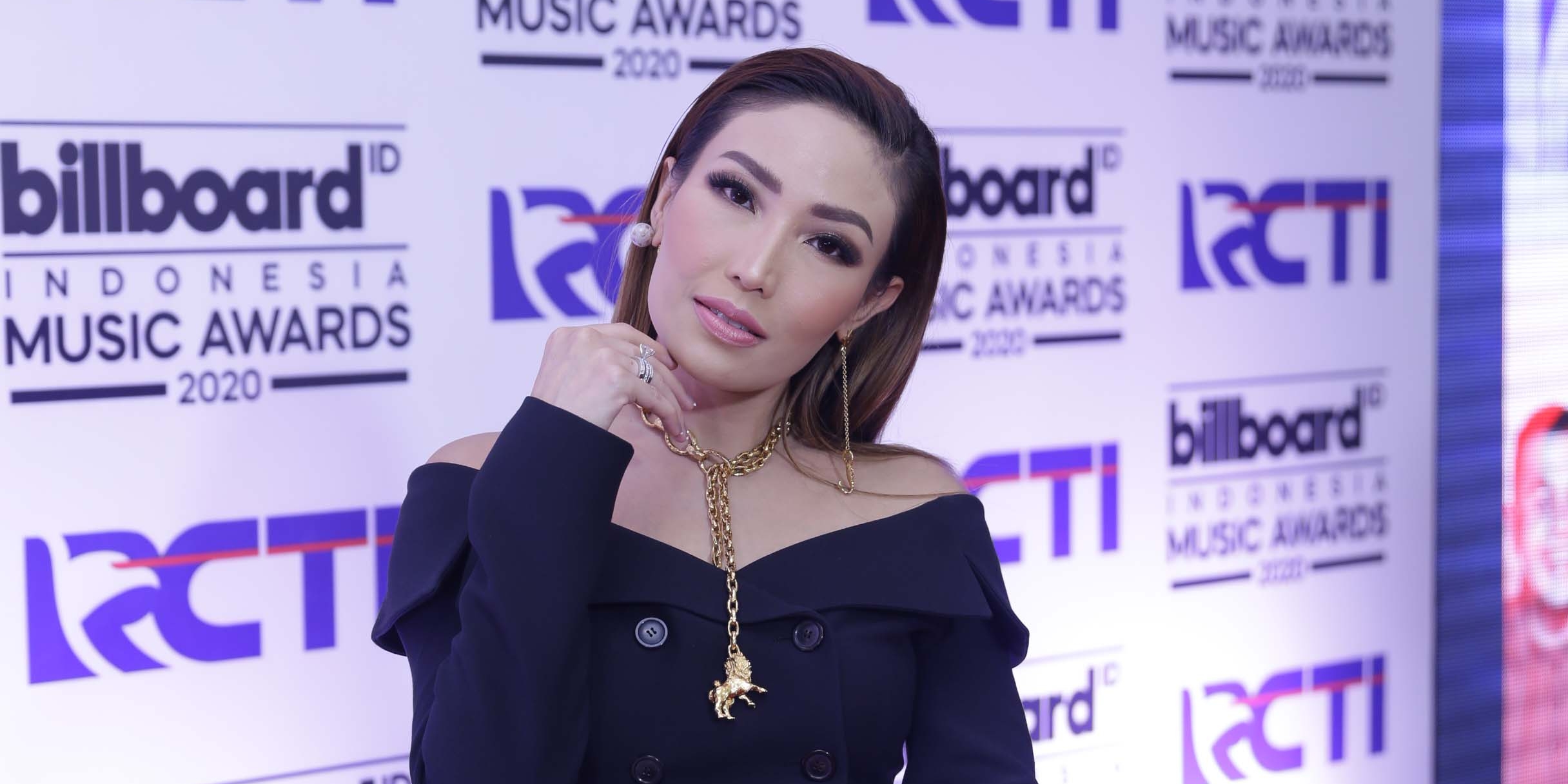 Serious Becoming a Youtuber, Ayu Dewi Has 7 Cameras Just for Creating Youtube Content