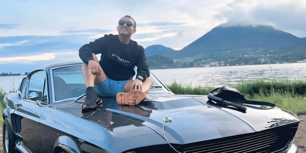 The Excitement of Denny Caknan Touring to Bali in a Classic Car