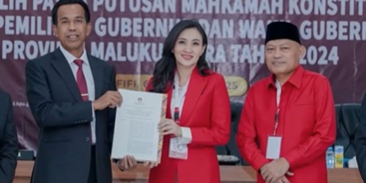 Sherly Tjoanda Attends the Appointment Ceremony of the Governor of North Maluku, Appears Charming in a Red Dress