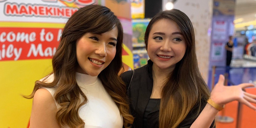 Busy Taking Care of Children, Cherly and Ryn Former Cherrybelle Take Time to Nostalgize at Karaoke Place