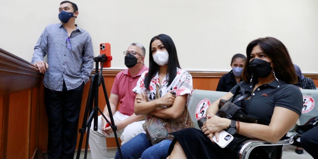 Continuation of Alleged Land Deed Forgery Case Postponed, Nirina Zubir Sad: What Else Can We Do