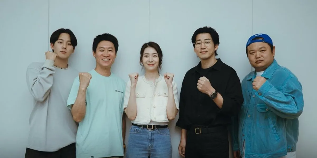 Synopsis of the Korean Drama 'HEROES NEXT DOOR' Complete with Airing Schedule November 17, 2025