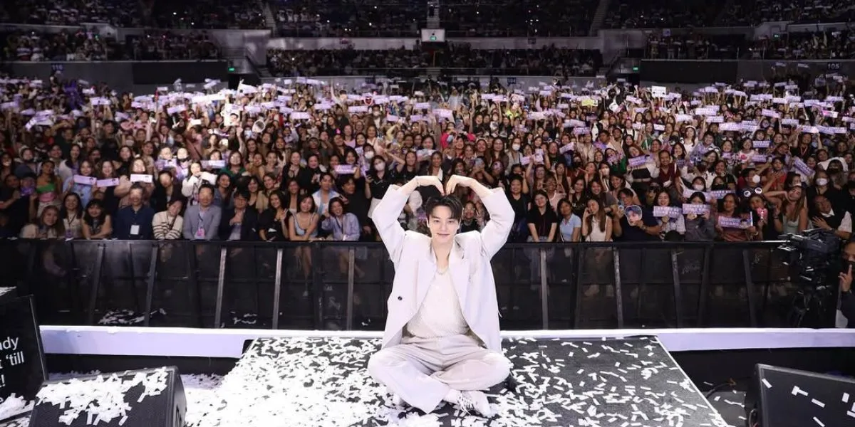 Song Kang Holds His First Fan Meeting After Military Service