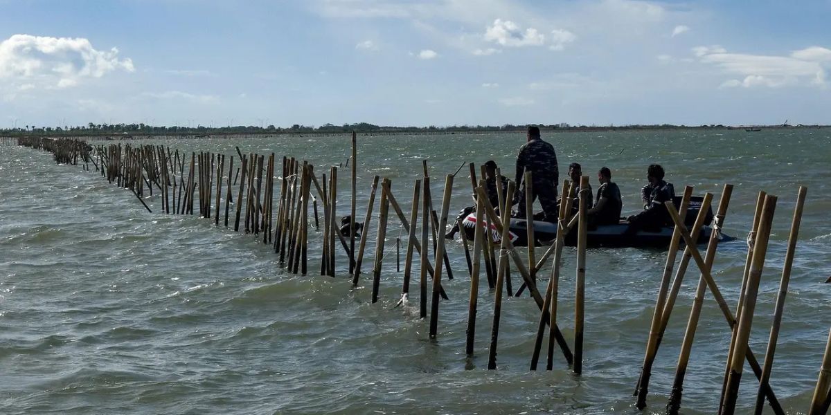 The Figure of Harry Indarto, Senior Officer of the Indonesian National Armed Forces Leading the Demolition of the Sea Fence