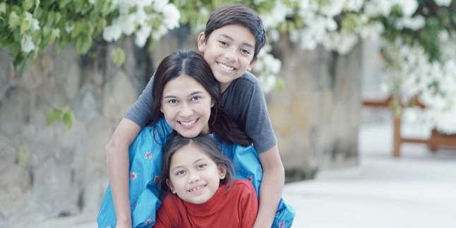 It's Been a Long Time Since Riding a Plane, Nana Mirdad Misses Vacation Moments with Her Children