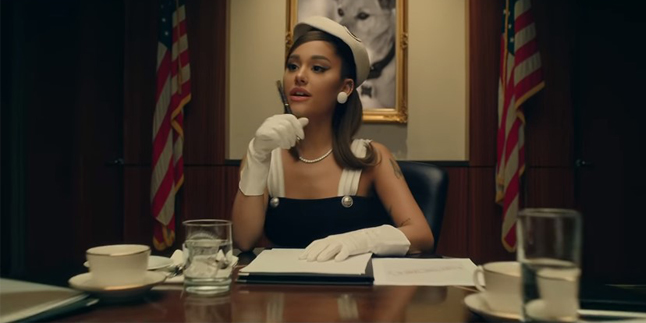 Super Cool! Ariana Grande Shows Acting Skills in Music Video Positions