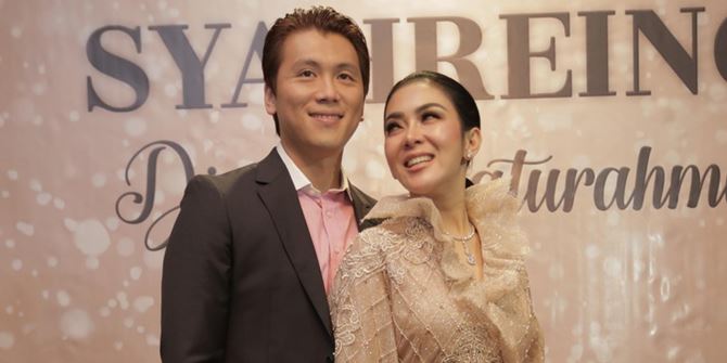 Syahrini Reveals That She and Her Husband Both Like to Wear Oblong T-Shirts, But Reino Barack Has a Rarity