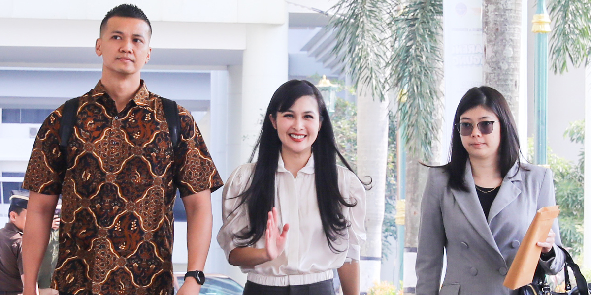 Relaxed Appearance, Sandra Dewi Finally Visits the Attorney General's Office for Examination