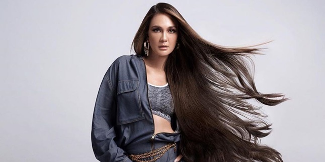 Show Family Warmth in the Latest Photoshoot, Luna Maya: There is Absolutely No Plan