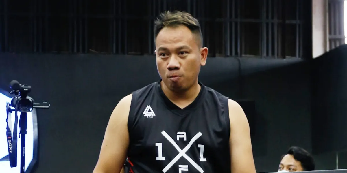 Responding to Artists Involved in Pornographic Films, Vicky Prasetyo: I'd Rather Pay Him to Pray for Me in the Room
