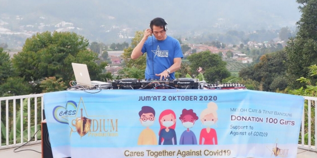 Affected by the Covid-19 Pandemic, DJ Bobby Suryadi Continues to Entertain the Public and Donate