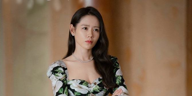 Too Tired While Filming Drama, Son Ye Jin Was Taken to the Emergency Room