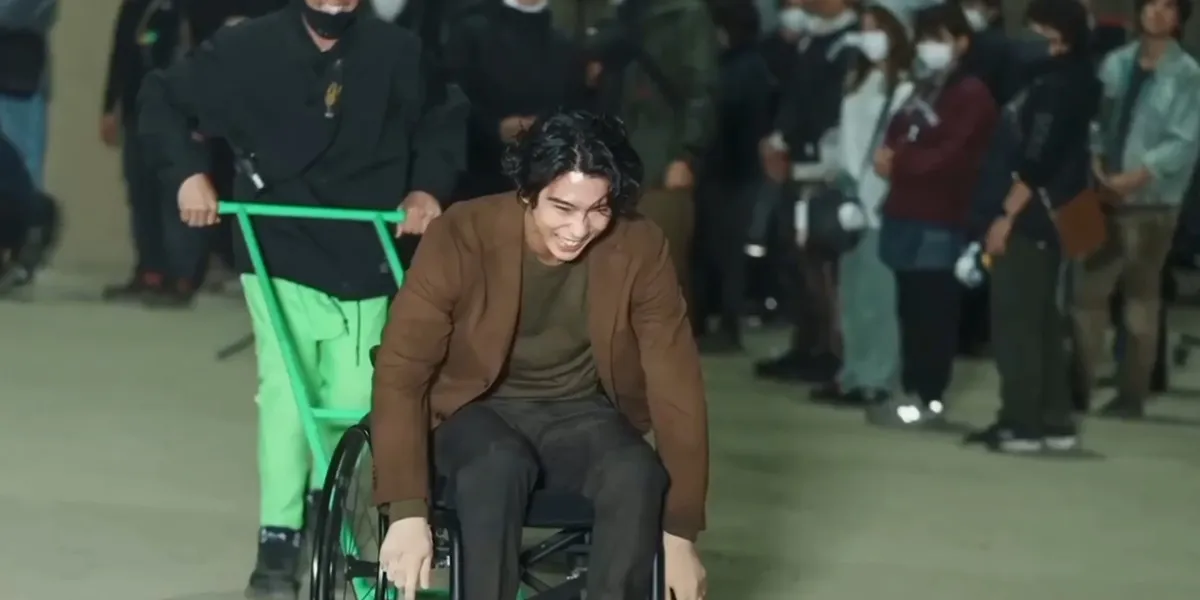 It Turns Out This Is Behind the Scenes of Ryuji Matsuyama's Character 'ALICE IN BORDERLAND 3' During the Agile Wheelchair Scene