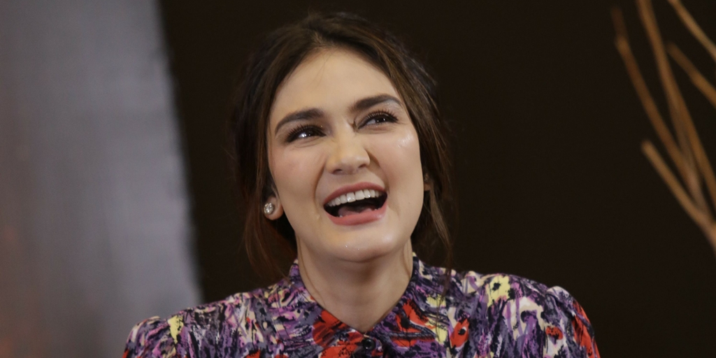 Closed about Love Story, Luna Maya Just Laughs When Asked About Life Partner