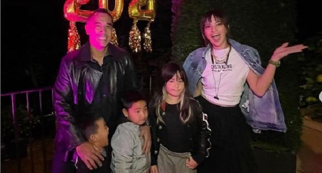 Upload Photos and Videos Celebrating New Year with Family, Nia Ramadhani Criticized by Netizens