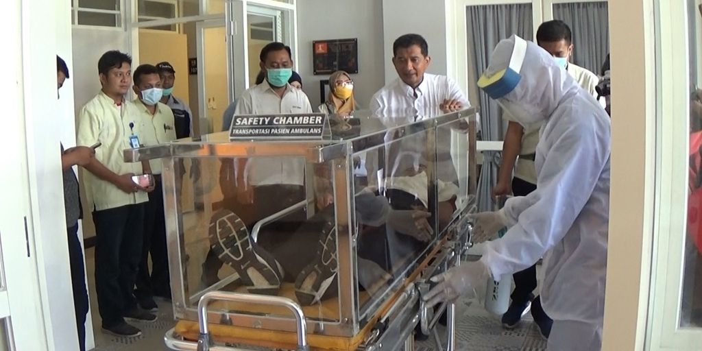 Universitas Muhammadiyah Malang Produces Safety Chamber to Reduce the Risk of Medical Workers Contracting Covid-19