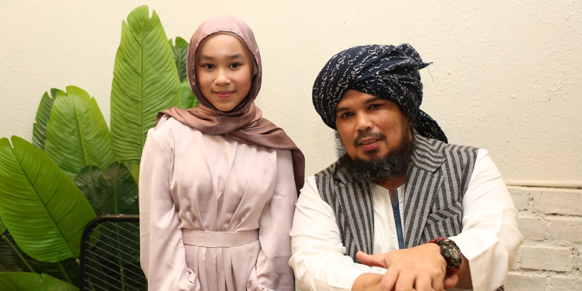 Ustaz Derry Sulaiman Releases Single 'Adam Hawa', Collaborates with Young Singer Azka