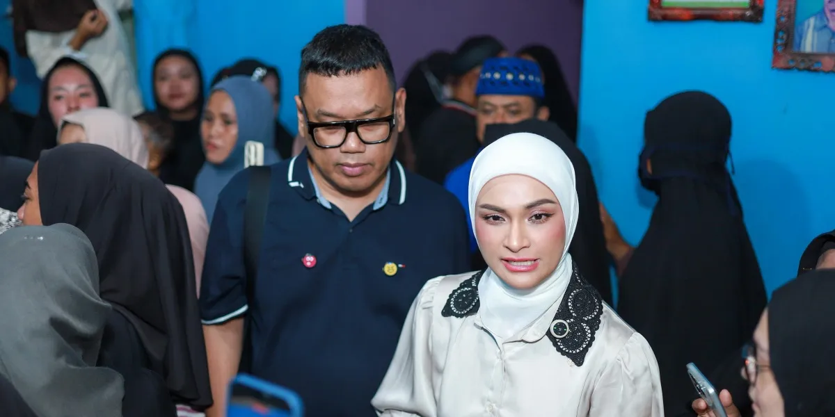Uya Kuya and Putri Zulkifli Hasan Escort the Return of the Body of a Female Migrant Worker from Lampung from Malaysia