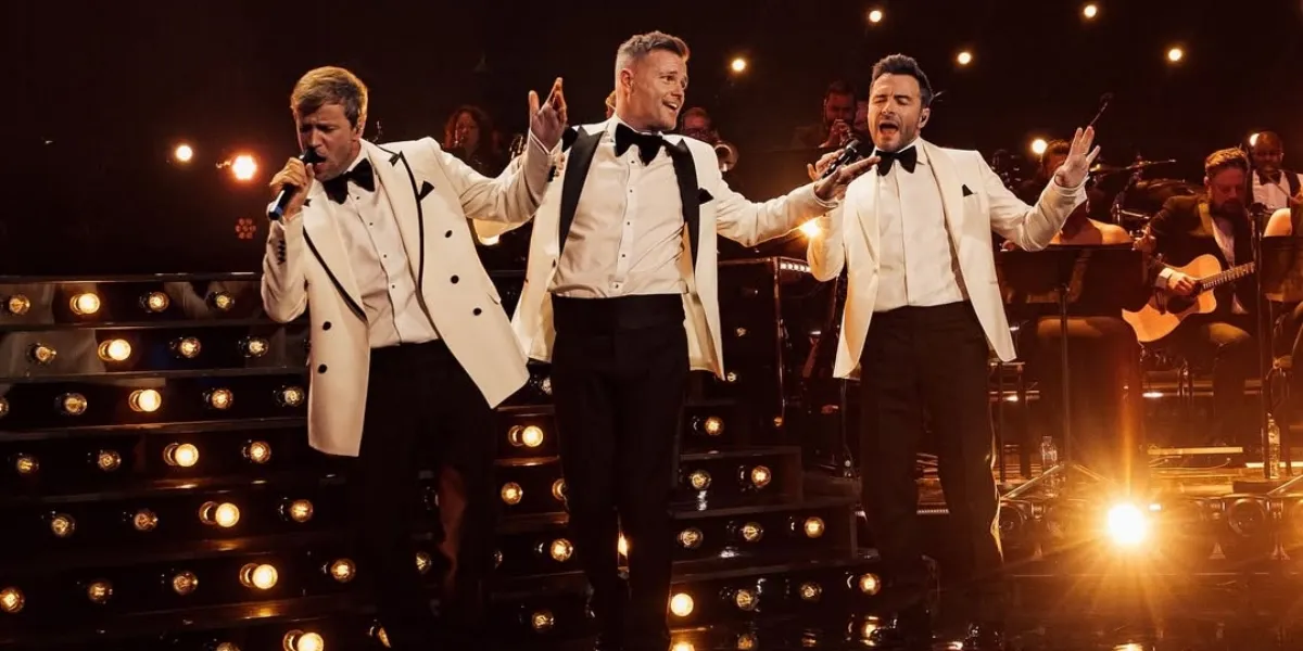 Westlife Gala Evening in Surabaya, Karaoke Together - Fans Teased by Nicky