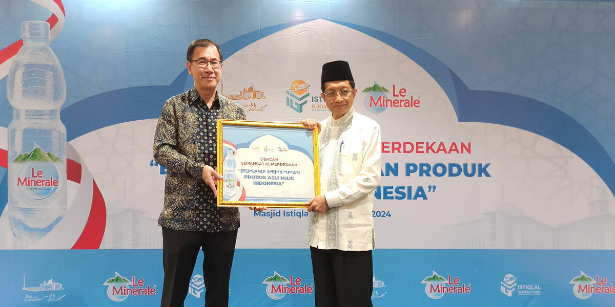 Realizing Social Responsibility, Le Minerale Collaborates with Istiqlal Mosque