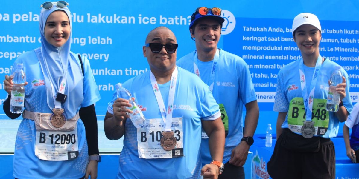 Zaskia Sungkar and Other Indonesian Public Figures Share the Refreshment of Le Minerale at Jakarta Marathon 2023