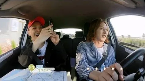 Heechul curhat jika ia nervous jika melihat wanita yang bukan seleb. ©soompi.com