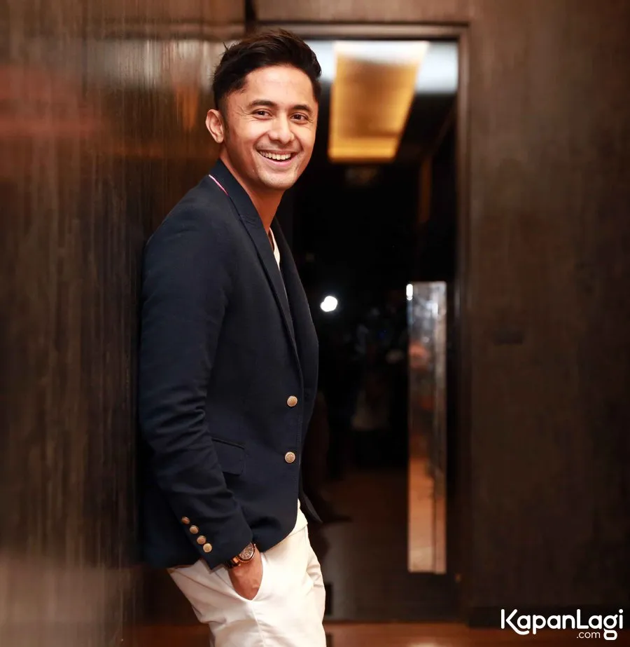 Hengky Kurniawan baru saja menyalurkan hobinya naik gunung ke Krakatau © KapanLagi.com®/Muhammad Akrom Sukarya