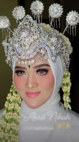 Cantiknya Henny