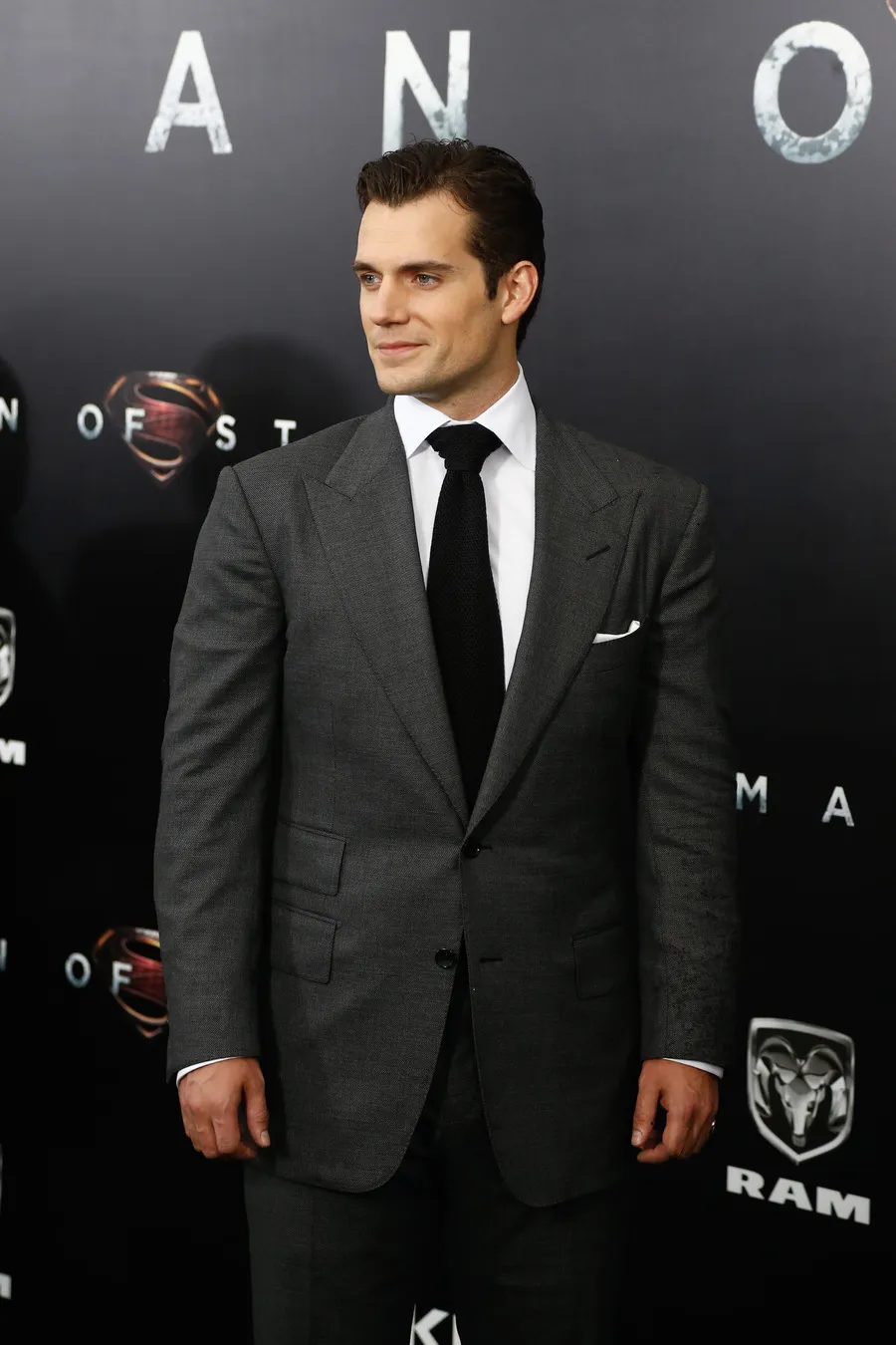 Tak ada yang kenal Henry Cavill saat jalan-jalan di Times Square. ©Shutterstock