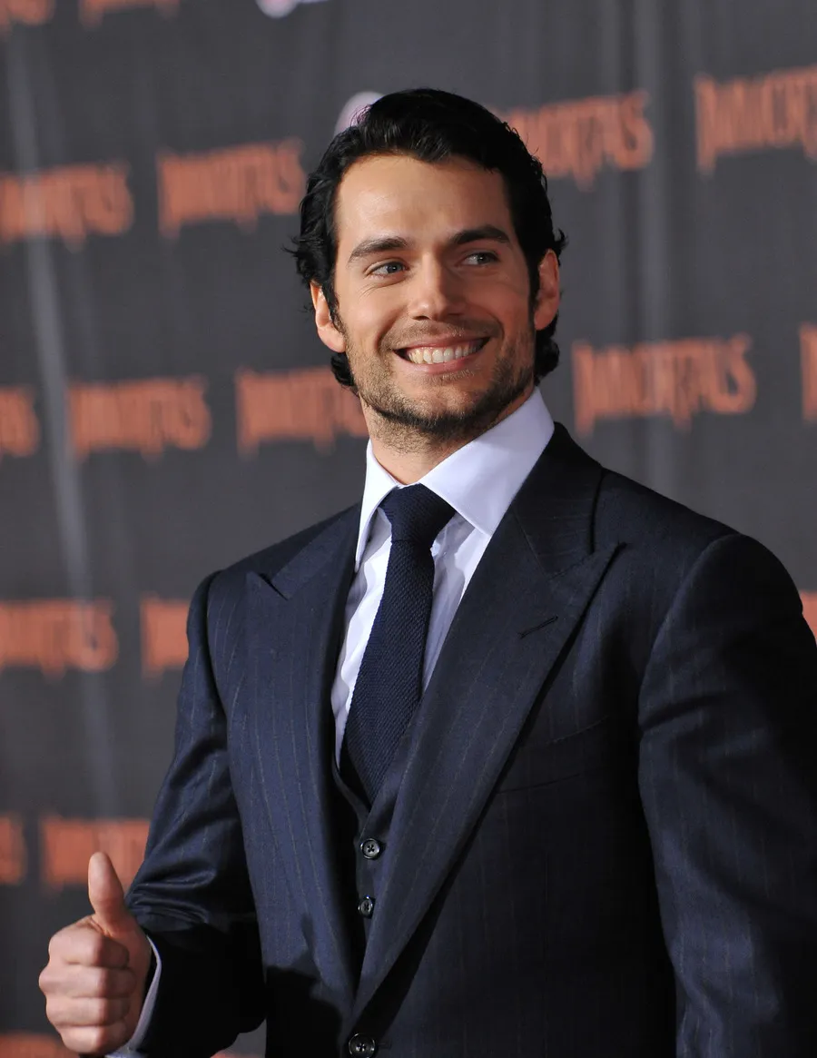Henry Cavill bakal main di FIFTY SHADES OF GREY DARKER? @ Shutterstock