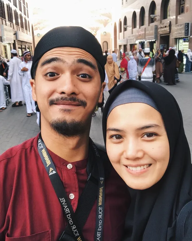 Herfiza berikan kata romantis pada Ricky Harun di ulang tahun pernikahan (credit: instagram.com/herfiza)