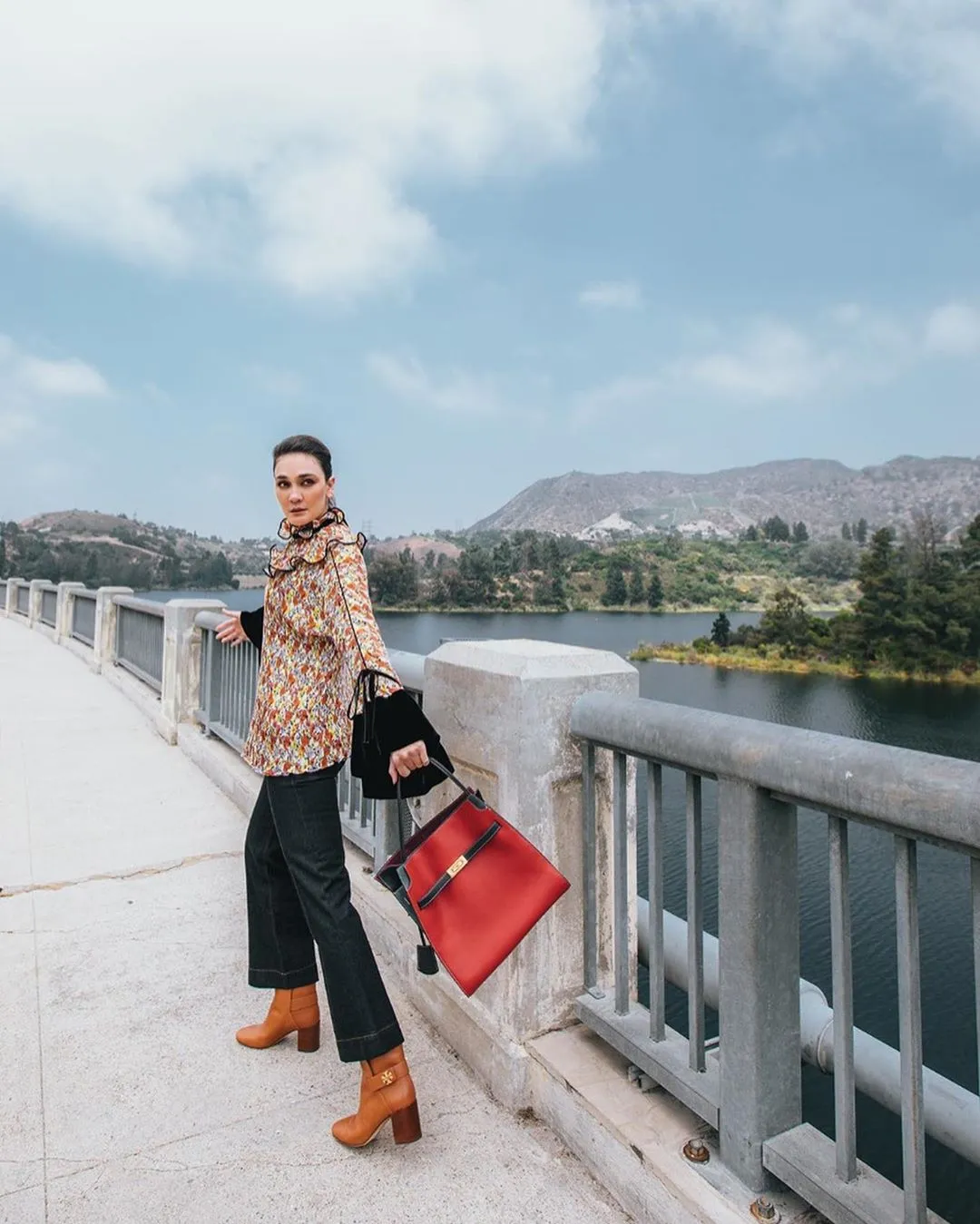 Luna Maya (Credit: instagram.com/herworldindonesia)