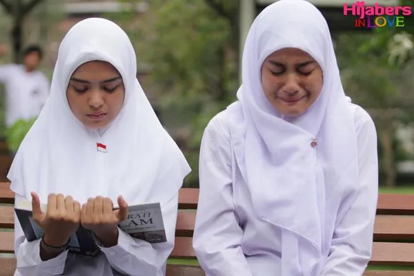 Salah satu adegan haru di HIJABERS IN LOVE. (Andalan Sinema)