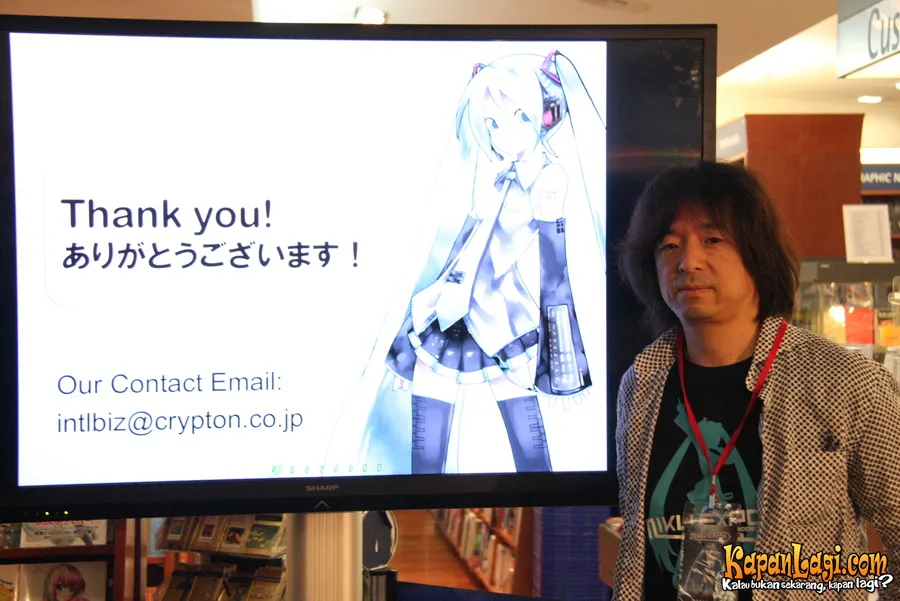 Hiroyuki Itoh saat prescon di toko buku Kinokuniya, Plaza Senayan, Jakarta (28/5)@KapanLagi.com/Guntur Ishtar