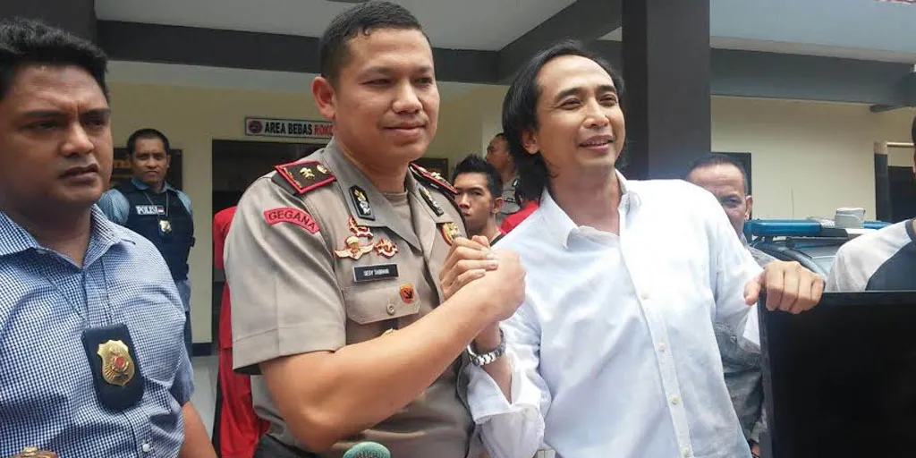 Piyu di Polsek Menteng, Jakarta Pusat (7/10) © KapanLagi.com/Abbas Aditya