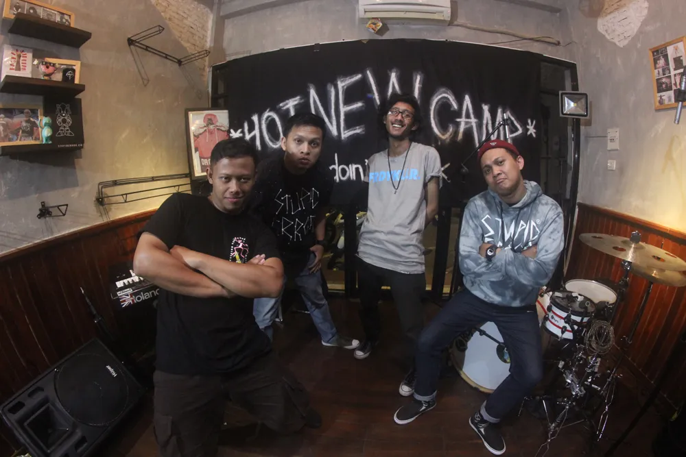 © Hot New Camp Official