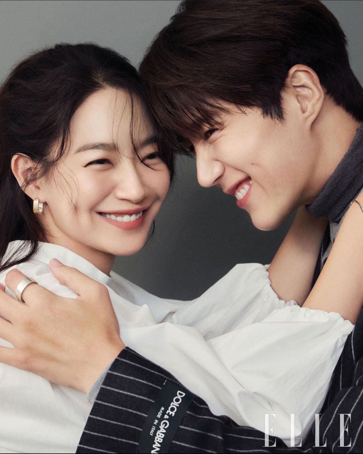 Shin Min Ah and Kim Seon Ho looking harmonious in Elle Magazine Korea photoshoot (credit:instagram.com/ellekorea)