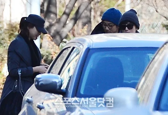 Honey Lee dan Yoon Kye Sang dikabarkan segera menikah, namun dibantah oleh agensi © sportsseoul.com