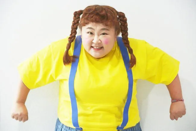 Pacar Hong Yoon Hwa ngedate dengan wanita lain © koreaboo.com