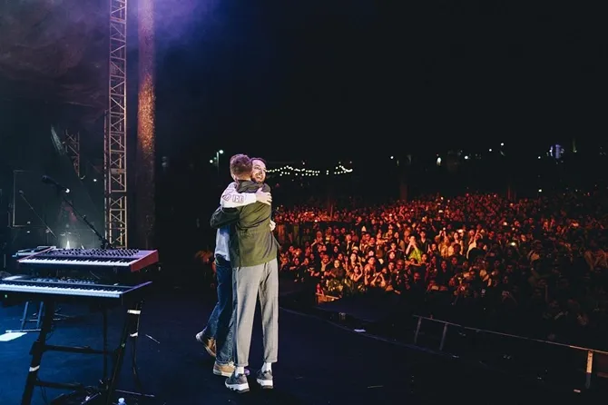 Credit: instagram.com/hellohonne